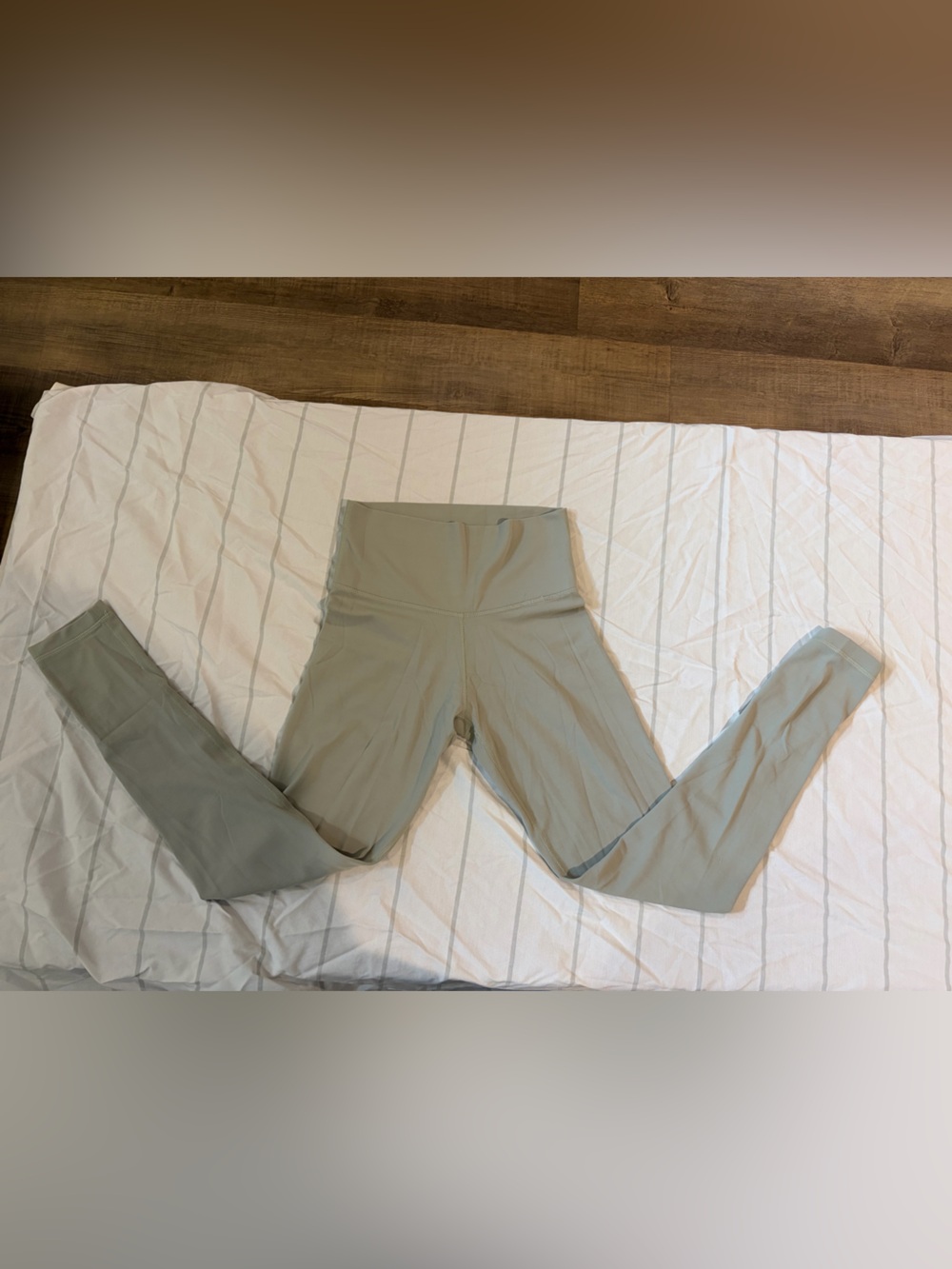 Aritzia Butter Leggings Sage Green